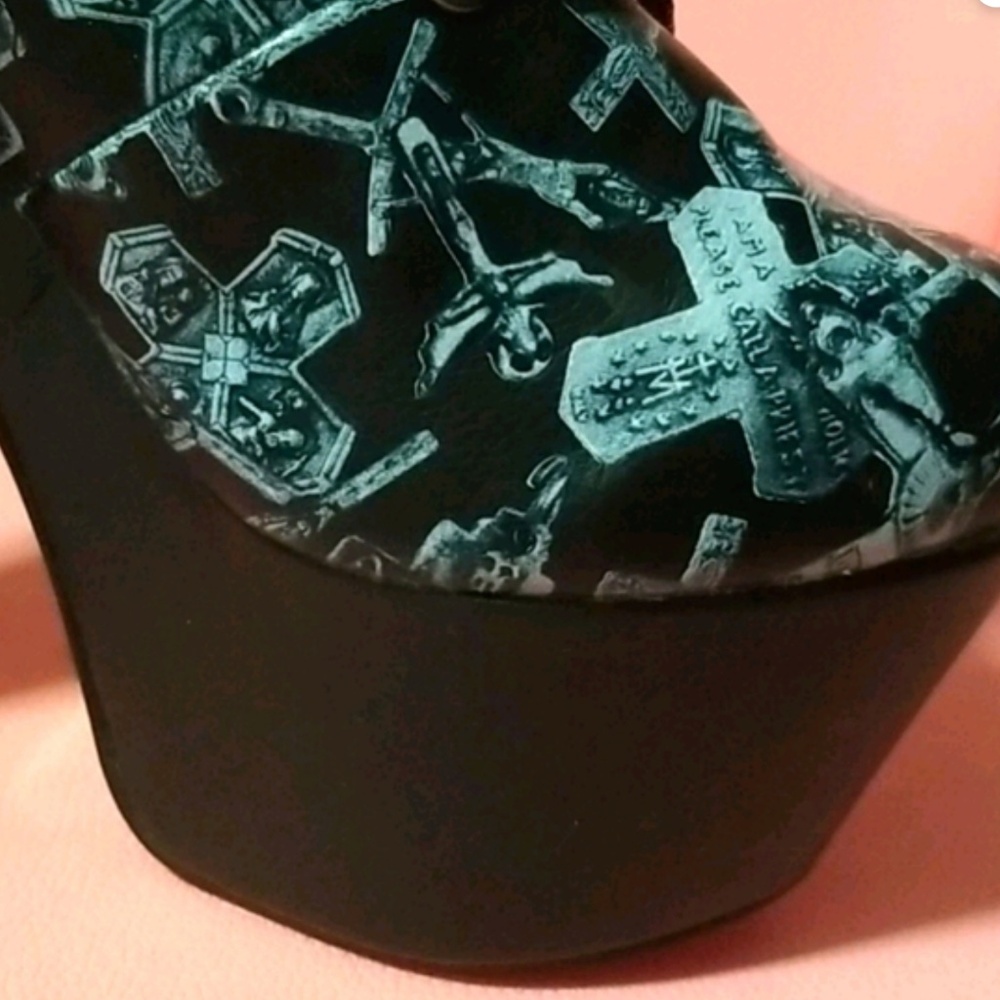 Ironfist Don’t Cross Me Booties